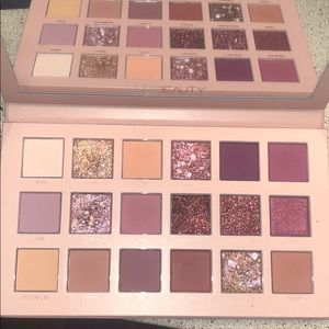 Huda beauty nude palette